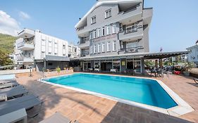 Marina Apart Hotel